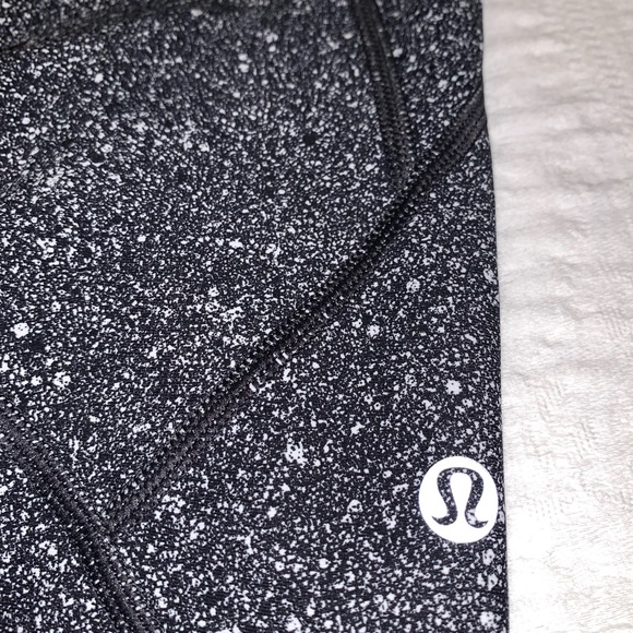 Lululemon Tight stuff tight ii, size 4, Luminescence splatter white black - Picture 9 of 10